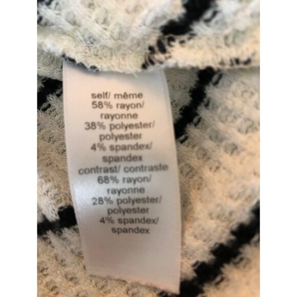 Maurices Sweater Women Size L White with Black Stripe V neck Ruffle Hemline - Picture 12 of 13